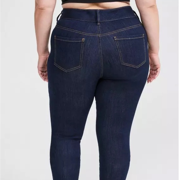 Torrid Skinny Super Soft High Rise Jegging- 16 short dark wash - Picture 5 of 5